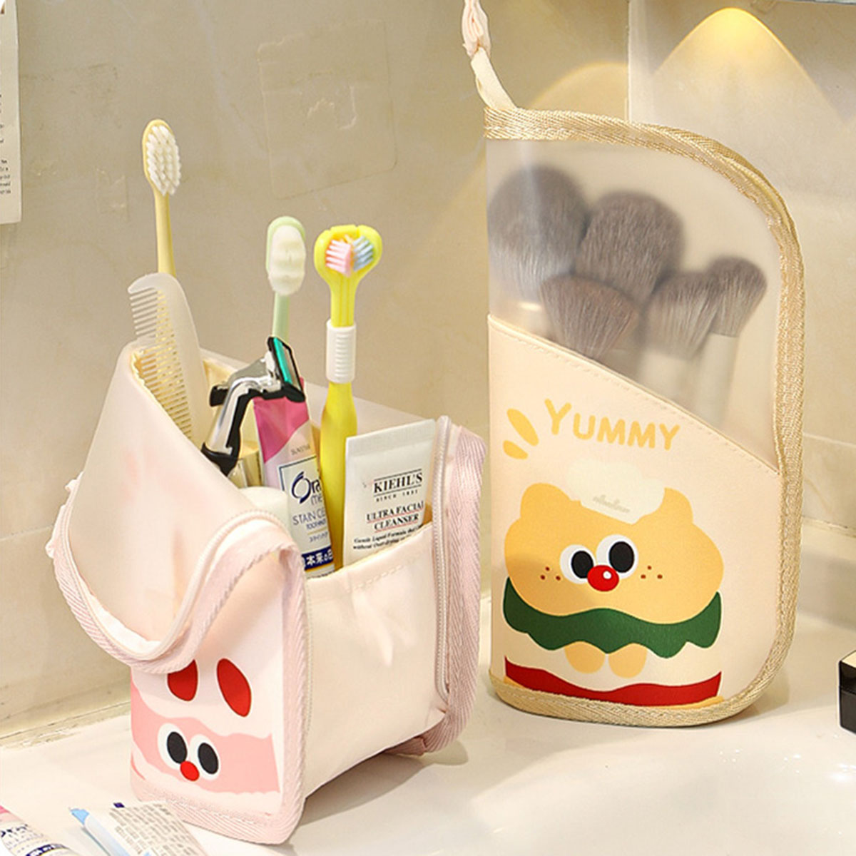 Beauty In Makeup - 1 Buah Tas Kosmetik Tempat Penyimpanan
