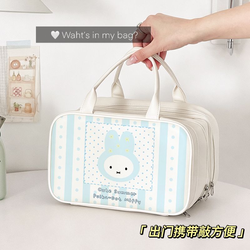 Tas Makeup Multi-Layer Motif M - Beauty Makeup Edit ulasan dan harga