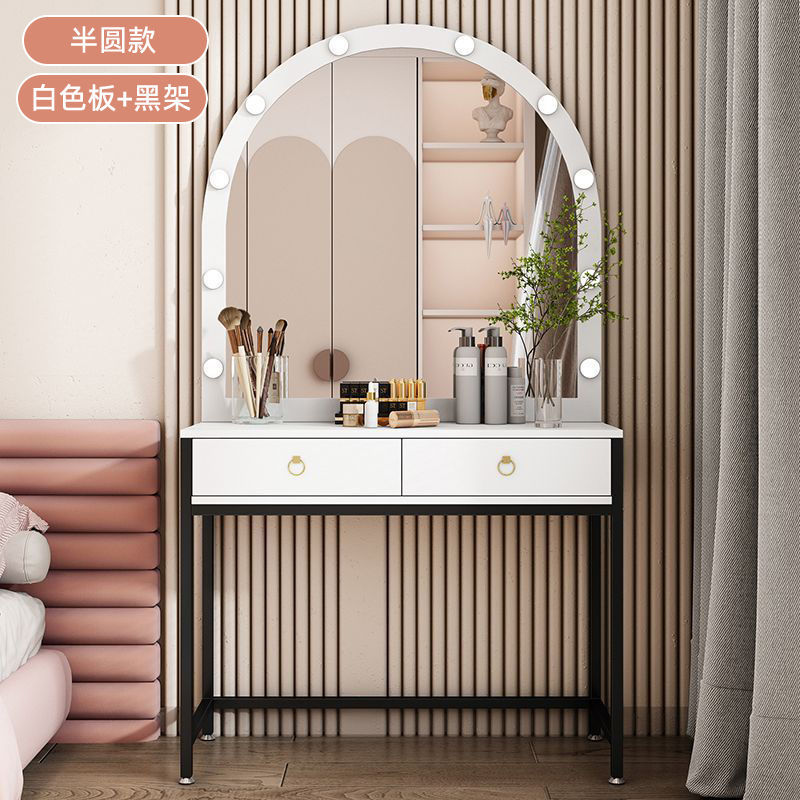 Meja rias studio dengan lampu  - Beauty Makeup Bridal ulasan dan harga