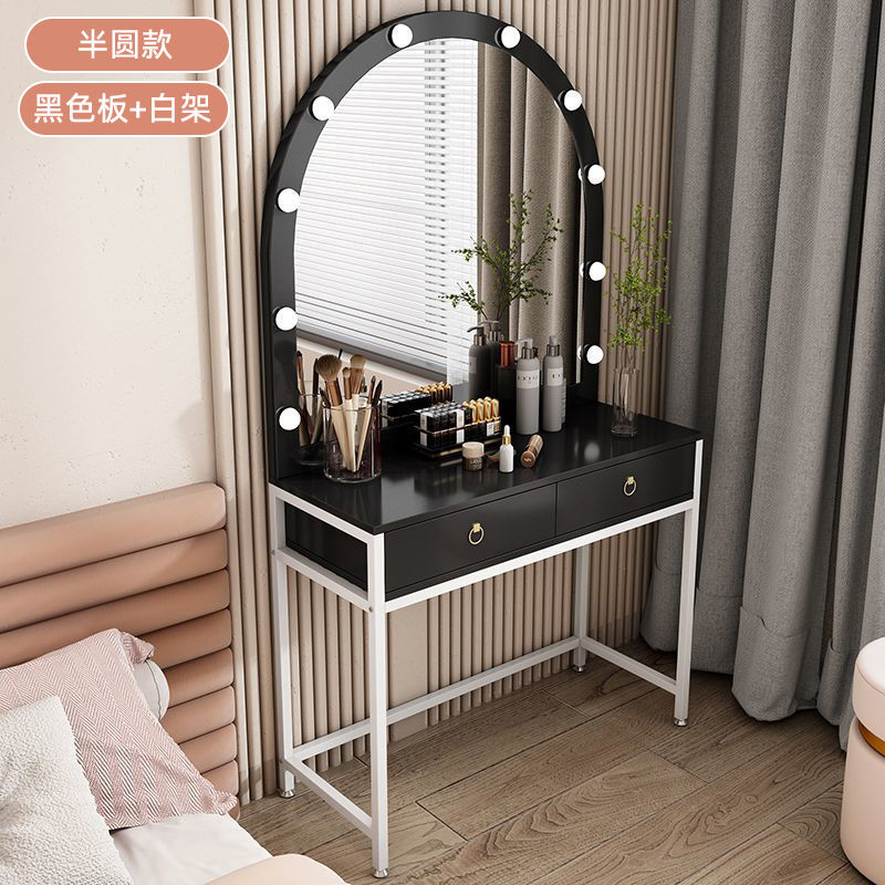 Meja rias studio dengan lampu  - Beauty Makeup Bridal ulasan dan harga